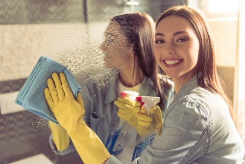 Detailed cleaning service for kitchens and bathrooms in W1T properties